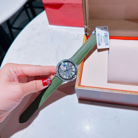 Cartier Ballon Bleu |Nữ Giới |Đính Đá |Dây Da Xanh Rêu |Máy Pin (Quartz) |Size 35mm