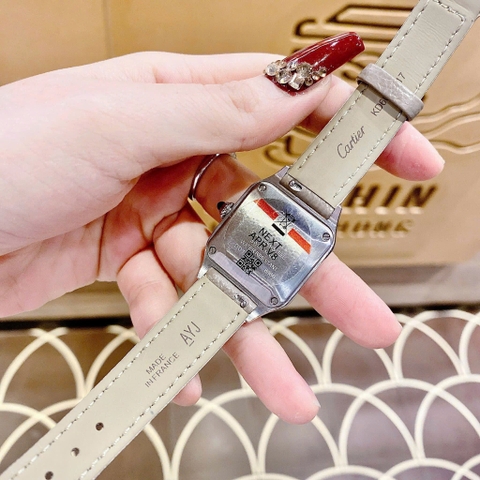 Cartier Santos |Nữ Giới |Mặt Vuông |Đính Đá |Dây Da Xám |Máy Pin (Quartz) |Size 24x33mm