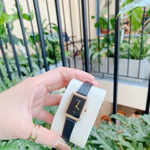 Chanel Premiere |Nữ Giới |Vàng Gold |Đính Đá |Dây Da Đen |Máy Pin (Quartz) |Size 20x26mm