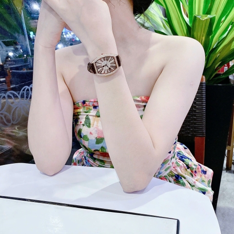 Chopard Mặt Oval |Nữ Giới |Đính Đá Rose Gold |Dây Da Nâu |Máy Pin (Quartz) |Size 34mm