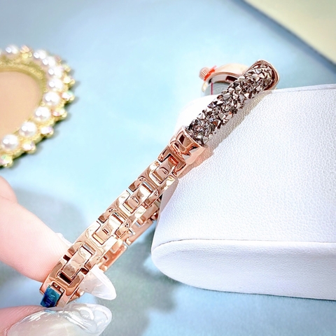 Davena Lắc Tay |Nữ Giới |Rose Gold |Đính Đá Xanh |Dây Kim Loại |Máy Pin |Size Nhỏ 28mm