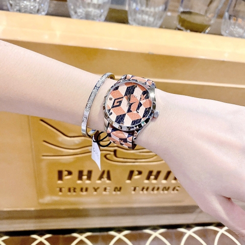 Gucci  G-Timeless |Unisex |Mặt Silver |Dây Da 2 Màu Nâu Đen |Máy Pin (Quartz) |Size 38mm
