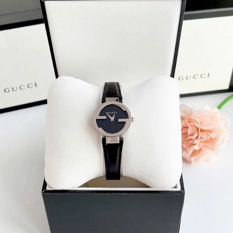 Gucci Interlocking |Nữ Giới |Mặt Đen |Silver |Dây Da Đen |Máy Pin (Quartz) |Size 29mm