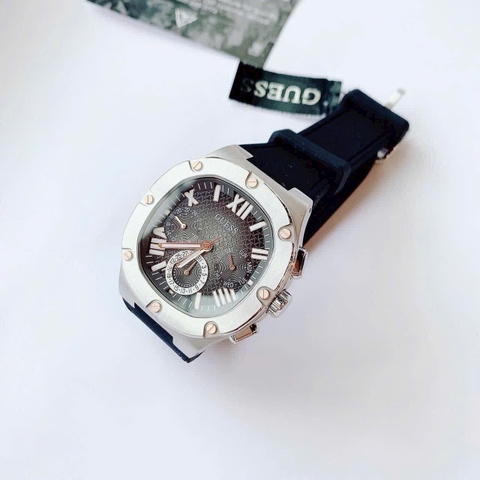 Guess Headline |Nam Giới |Mặt Vuông |Silver |Dây Silicone Đen |Máy Pin (Quartz) |Size 42mm