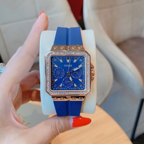 Guess Leo |Nữ Giới |Mặt Vuông Đính Đá |Dây Cao Su Xanh |Máy Pin (Quartz) |Size 34mm