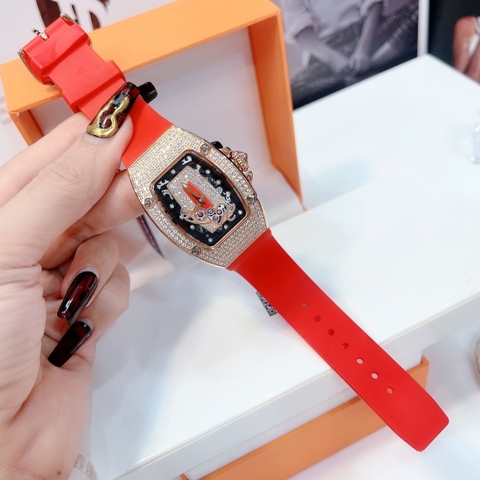 Hanboro Mặt Chữ Love |Nữ Giới |Rose Gold |Dây Cao Su Đỏ |Máy Pin (Quartz) |Size 32x36mm