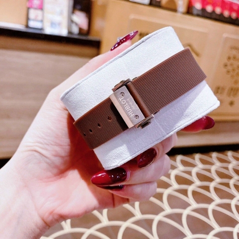 Hublot Geneve |Nữ Giới |Rose Gold |Đính Đá Tròn |Dây Silicone Nâu |Máy Pin (Máy Quartz) |Size 34mm