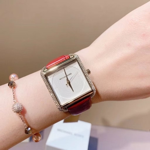 Michael Kors Lake |Nữ Giới |Mặt Chữ Nhật |Đính Đá |Dây Da Đỏ |Máy Pin (Quartz) |Size 32x39mm