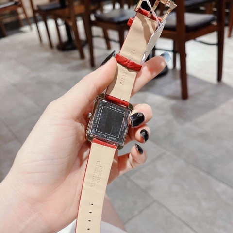 Michael Kors Lake |Nữ Giới |Mặt Chữ Nhật |Đính Đá |Dây Da Đỏ |Máy Pin (Quartz) |Size 32x39mm