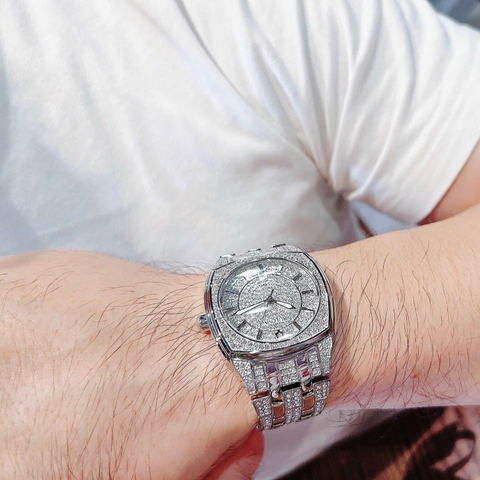 Bulova Phantom |Nam Giới |Mặt Vuông |Full Đá |Dây Kim Loại Silver |Máy Pin (Quartz) |Size 40mm