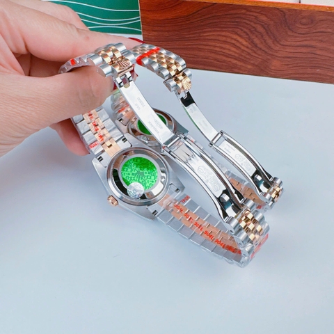 Rolex Đính Đá |Cặp Đôi |Mặt Xanh Dương |Dây Kim Loại Demi Rose Gold |Máy Pin (Máy Quartz) |Size 36x31mm