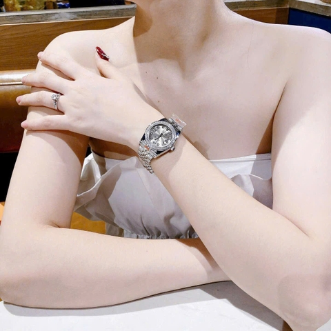 Rolex Date Just |Nữ Giới |Mặt Xám |Niềng Đá |Dây Kim Loại Silver |Máy Pin (Máy Quartz) |Size 31mm