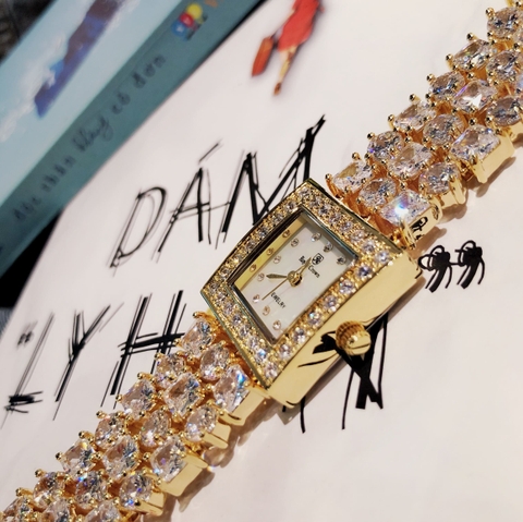 Royal Crown Đính Đá Swarovski |Nữ Giới |Mặt Vuông |Vòng Tay Vàng Gold |Máy Pin (Quartz) |Size 26mm