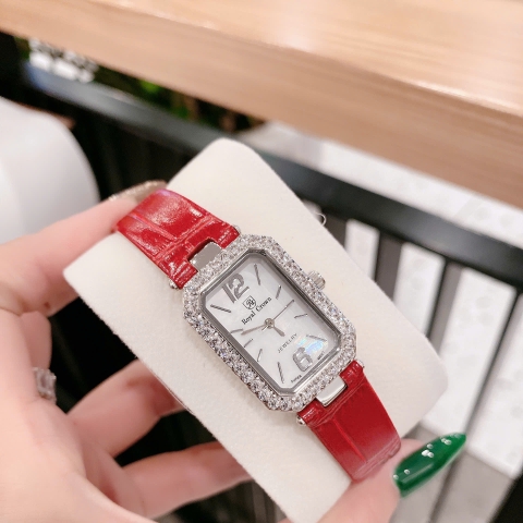 Royal Crown Mặt Chữ Nhật |Nữ Giới |Đính Đá |Dây Da Đỏ |Máy Pin (Quartz) |Size 20x30mm