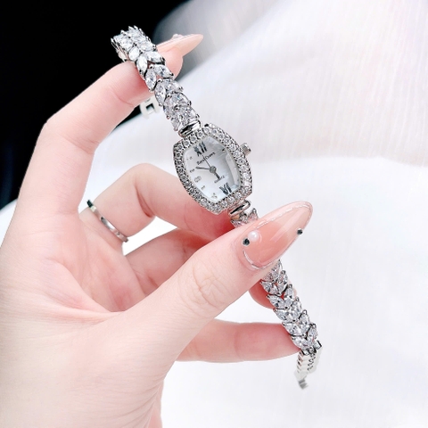 Royal Crown Mặt Oval |Nữ Giới |Silver |Lắc Tay Đính Đá |Máy Pin (Quartz) |Size 24mm
