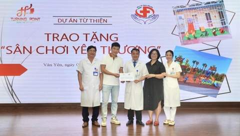 TURNING POINT HÀ NỘI TRAO TẶNG “SÂN CHƠI YÊU THƯƠNG” CHO TRUNG TÂM Y TẾ HUYỆN VĂN YÊN