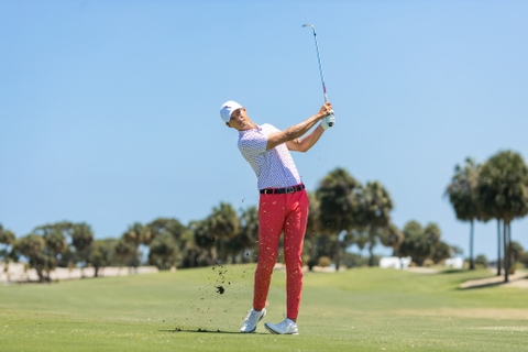 Why golfers usually wear gloves only on one side