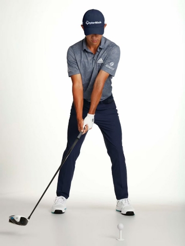 Collin Morikawa's 5 tips on golf to hit the ball better