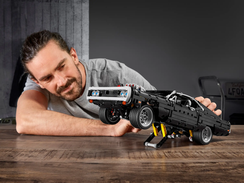 LEGO Technic Dom's Dodge Charger 42111