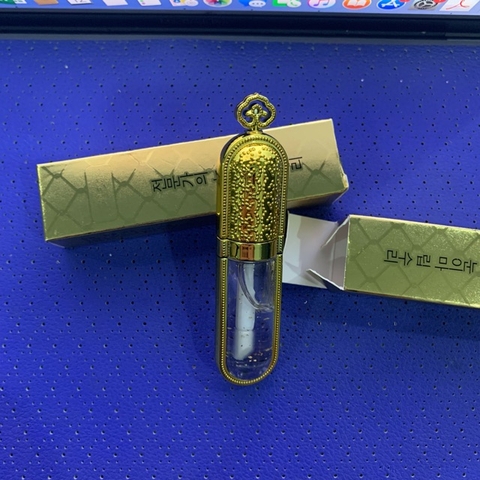 Dưỡng Kích Màu Môi Sau Xăm Hoàng Cung