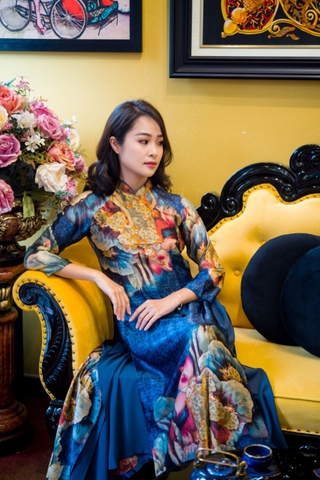 Áo dài Limited phiên bản giới hạn họa tiết hoa sen