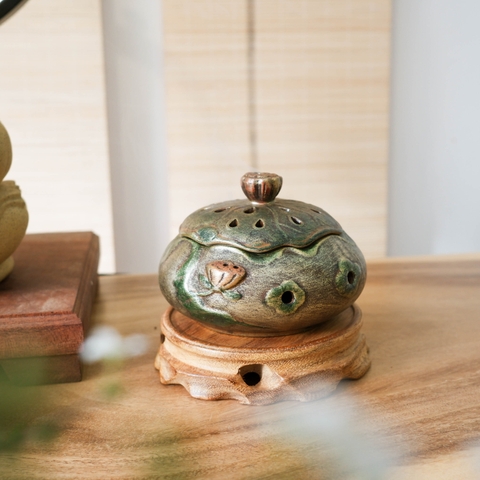 Lư trầm hoa sen xanh lá