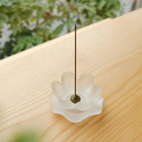 Cắm nhang hoa sen thuỷ tinh