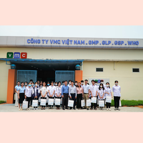 Đón đoàn học sinh thăm quan đến từ trường THPT A thị xã Duy tiên, Hà Nam