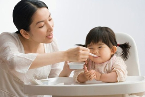 Giải đáp thắc mắc trẻ em ăn yến có bị dậy thì sớm không?