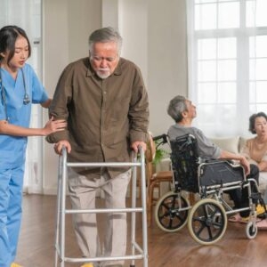 Người cao tuổi bị tăng huyết áp: Nguyên nhân và giải pháp khắc phục