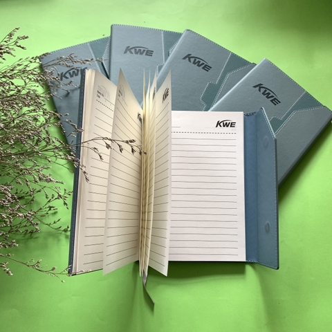 SẢN XUẤT SỔ DA DÁN GÁY QUÀ TẶNG – GIẢI PHÁP QUÀ TẶNG DOANH NGHIỆP SANG TRỌNG & BỀN VỮNG