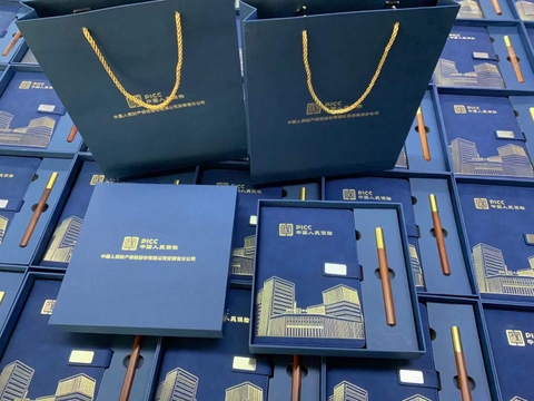 Quà Tặng Doanh Nghiệp Tại Đà Nẵng – Giải Pháp Xây Dựng Thương Hiệu Và Gắn Kết Khách Hàng