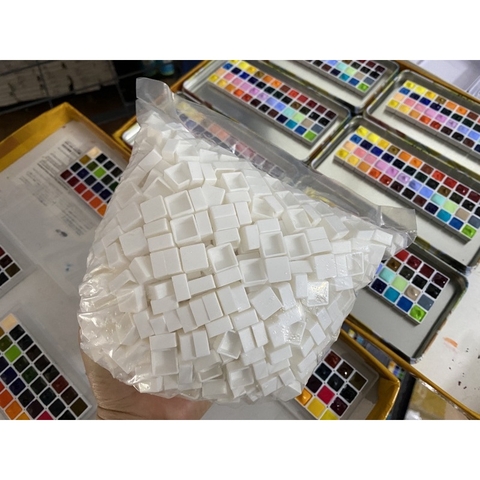 Sỉ hộp và pan chiết màu 0.5ml đến 2ml hộp nhựa đựng 12 24 36 48 60 78 144 pan màu các loại