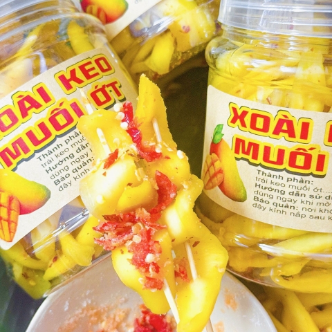 Xoài Keo Muối Ớt Chua Chua Cay Cay, Ăn Một Miếng Là Ghiền