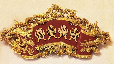 Cuốn Thư Câu Đối Bằng Đồng: Ánh Sáng Thiêng Liêng Dẫn Lối Hồn Tâm Linh, Gìn Giữ Giá Trị Truyền Thống Trăm Năm