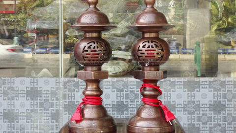 Đèn Thờ Bằng Đồng Cao Cấp – Tôn Vinh Không Gian Thờ Cúng Linh Thiêng