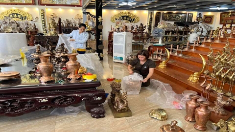 Khám Phá Nghệ Thuật Đồ Đồng Việt Nam: Vẻ Đẹp Trường Tồn Với Thời Gian