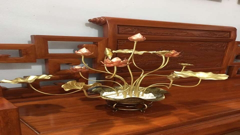 Hoa Sen Đồng Phong Thủy: Linh Vật Thanh Tịnh Mang Đến Vượng Khí