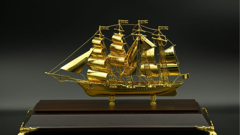 Tranh Thuyền Buồm Bằng Đồng Cầu Nối Giữa Phong Thủy và Thẩm Mỹ