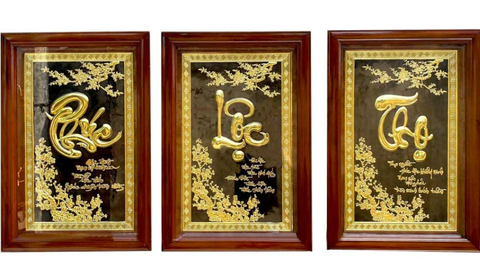 Ánh Kim Rực Rỡ, Biểu Tượng Cho Gia Đình An Lành Và Phú Quý Của Tranh Đồng Chữ Phúc Lộc Thọ Mạ Vàng