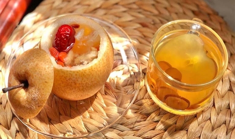 Cách làm lê hấp đường phèn thơm ngon giúp giảm ho