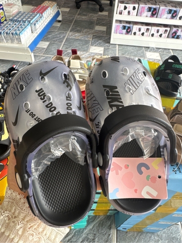 Sục Nike đen thông hơi (24-29)