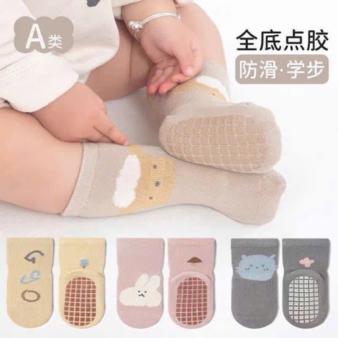 Tất chống  trơn, tất gấu cho bé