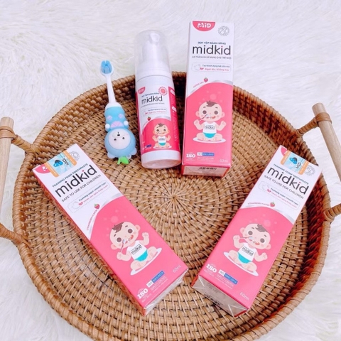 Bọt tập đánh răng Midkid 60ml