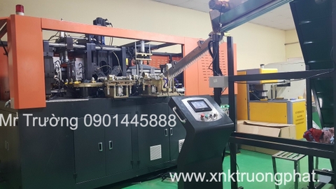Lắp đặt máy thổi chai PET tự động cho nhà máy nước giải khát