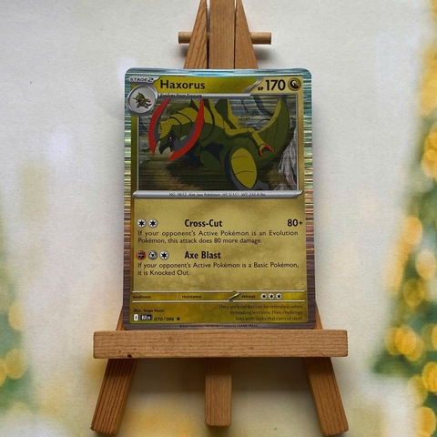 Thẻ hình Pokemon Haxorus 070/086 - Lá bài lẻ Black Bolt Holo Rare tiếng Anh chính hãng