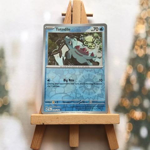 Thẻ hình Pokemon Totodile 039/162 - Lá bài lẻ Temporal Forces Common Reverse Holo tiếng Anh chính hãng