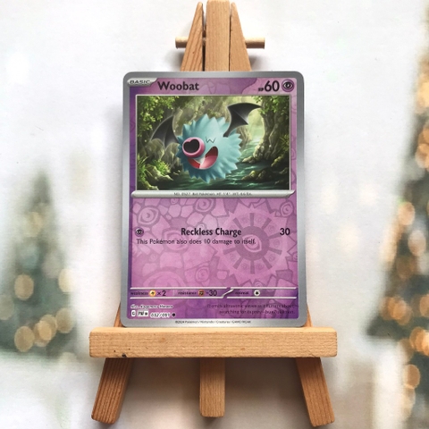 Thẻ hình Pokemon Woobat 032/091 - Lá bài lẻ Paldean Fates Common Reverse Holo tiếng Anh chính hãng