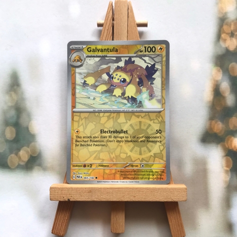 Thẻ hình Pokemon Galvantula 065/182 - Lá bài lẻ Paradox Rift Common Reverse Holo tiếng Anh chính hãng
