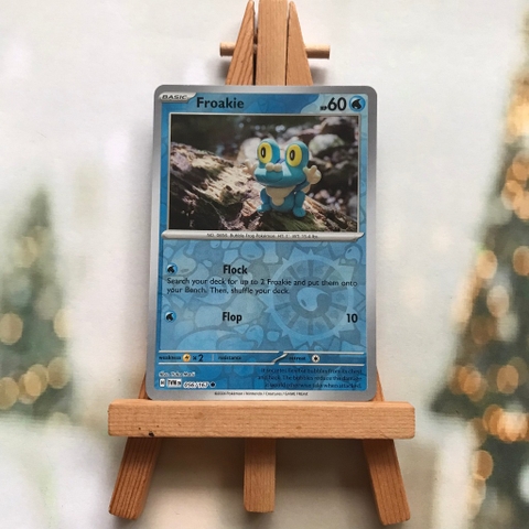 Thẻ hình Pokemon Froakie 056/167 - Lá bài lẻ Scarlet&Violet Twilight Masquerade Common Reverse Holo tiếng Anh chính hãng